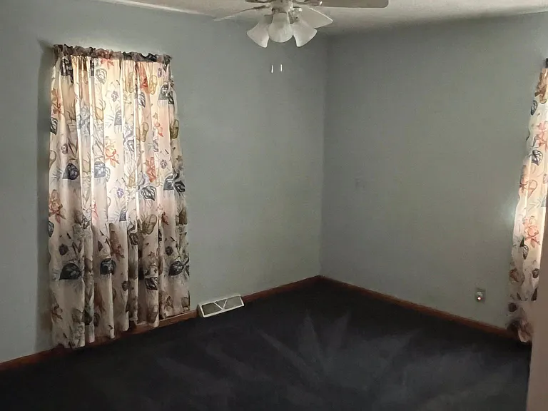 Back corner bedroom