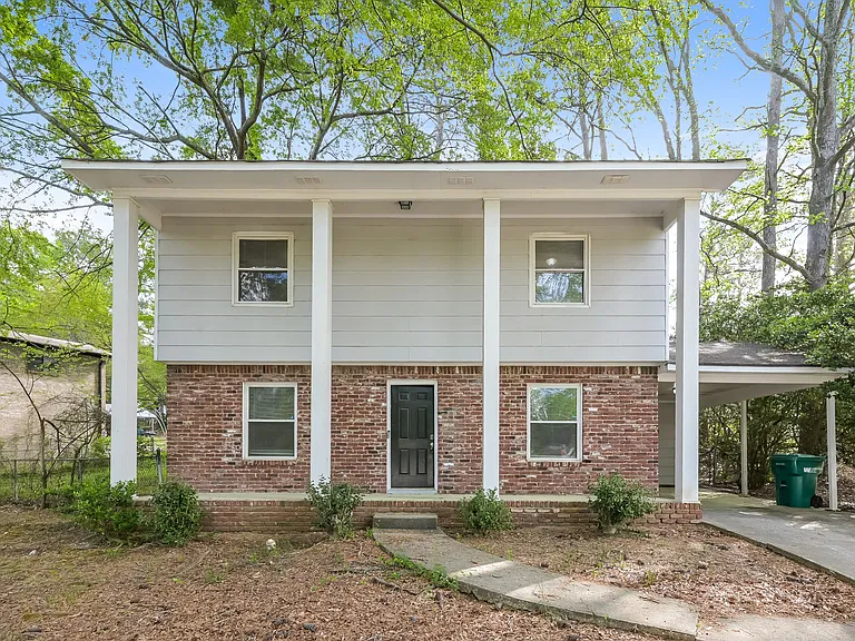 626 Hickory Ct — Photo 1