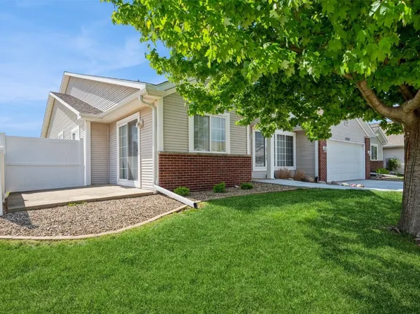 1237 74th St NE, Cedar Rapids, IA 52402