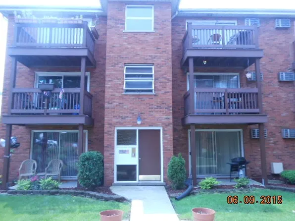 14840 Ketelaar Dr #708, Midlothian, IL 60445
