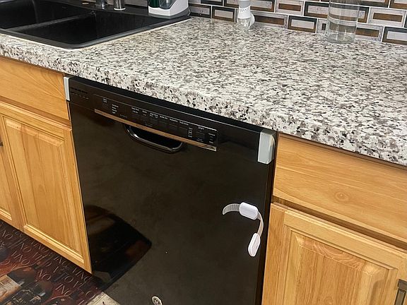 3rd image of 3407 Maywood Dr