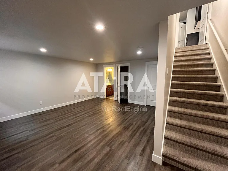 291 E Grace Ln — Photo 15