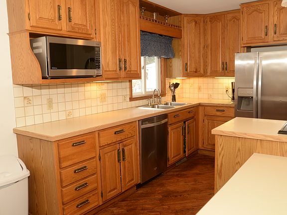 4th image of 802 Beechwood Dr