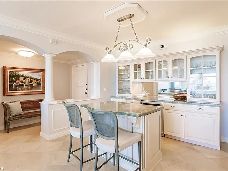 2885 Gulf Shore Blvd N #302 — Photo 9