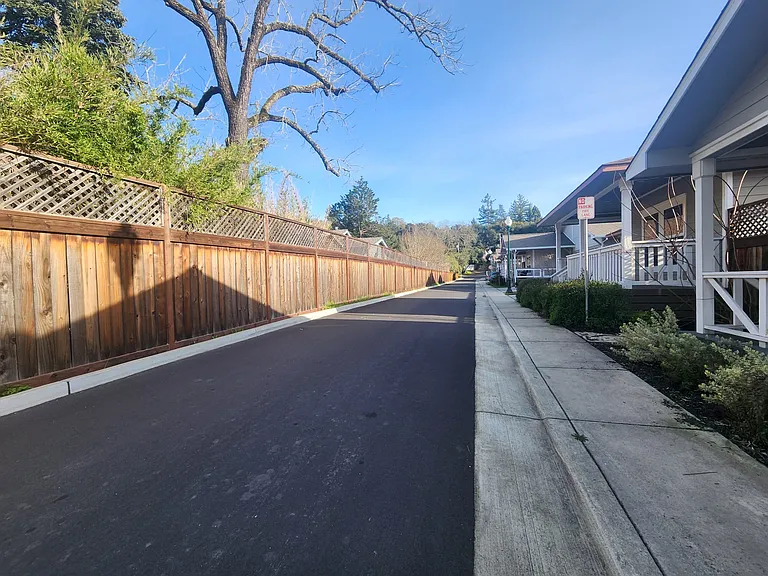 9 Nirvanah Pl — Photo 2