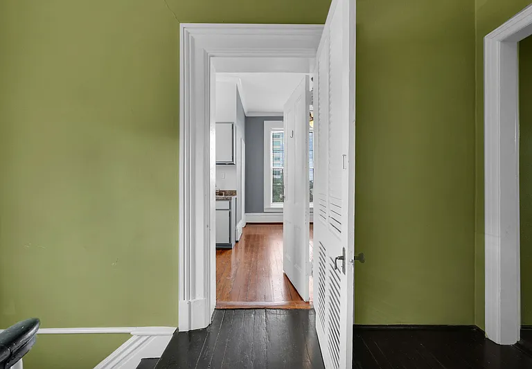 112 E Harris St #404 — Photo 4