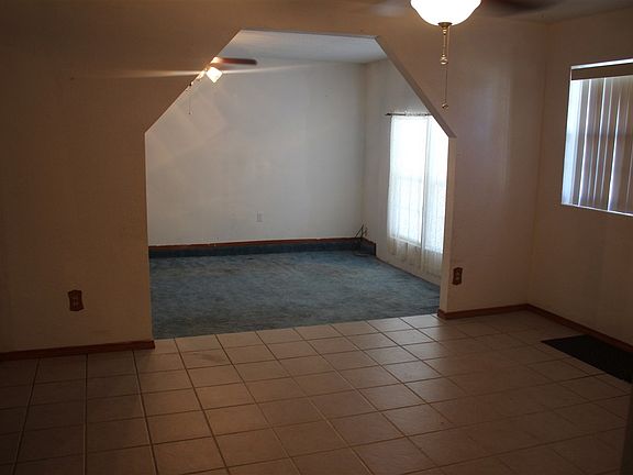 4th image of 427 Long St
