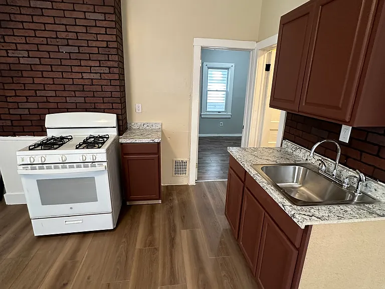 19 Elliott St #2 — Photo 2