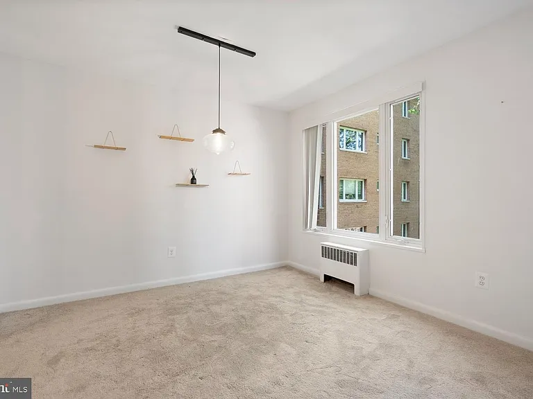 2400 41st St NW #312 — Photo 5