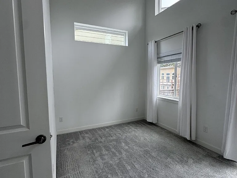 605 Finnegan Way — Photo 12