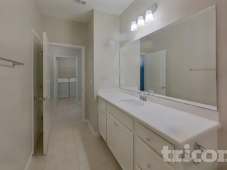 10328 Pavnes Creek Dr — Photo 13