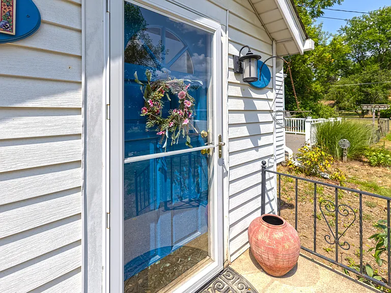 5071 Plymouth Rd — Photo 3