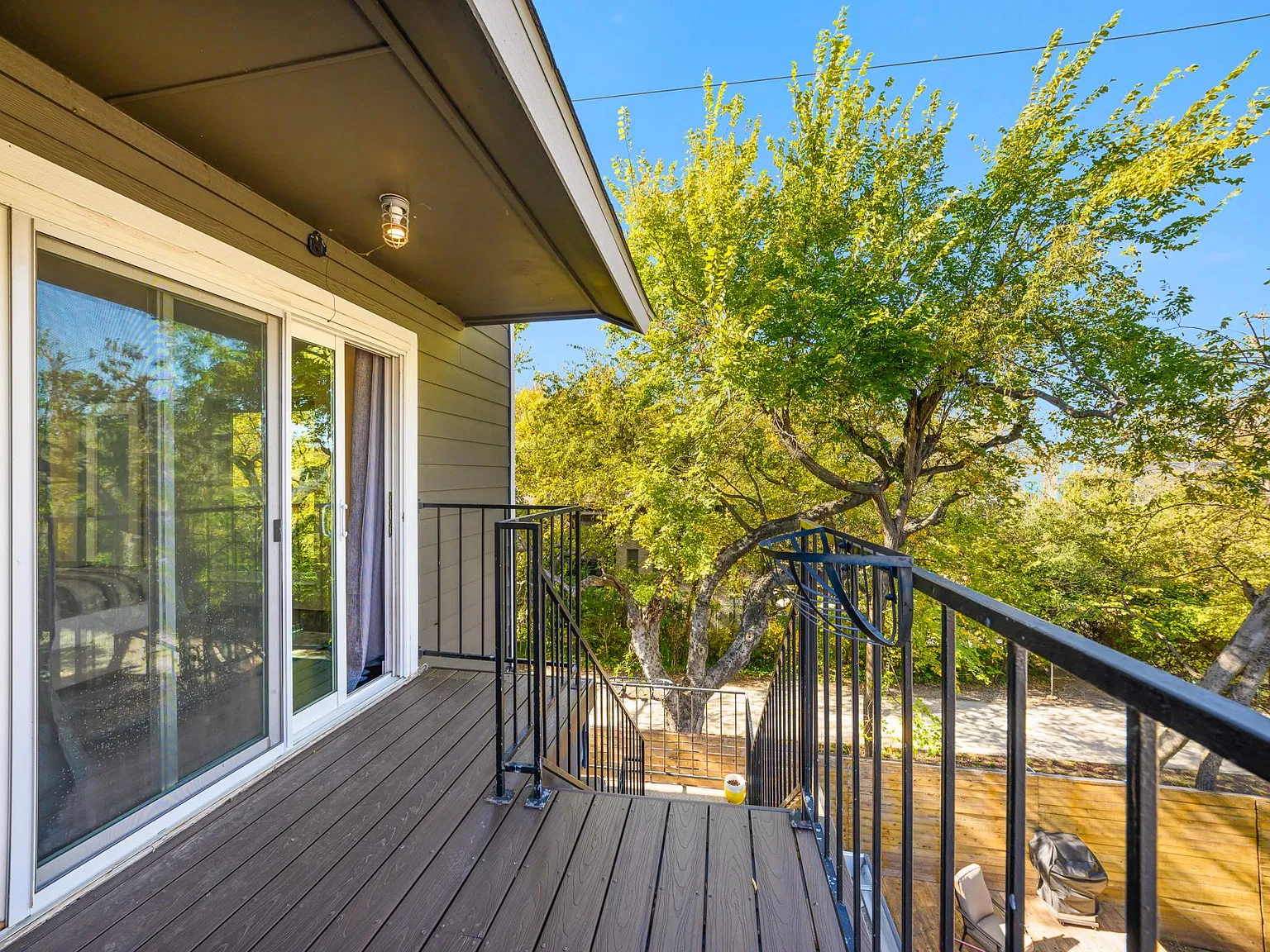 1 bed, 1.5 bath, 902 sqft, $3,700 — Photo 2