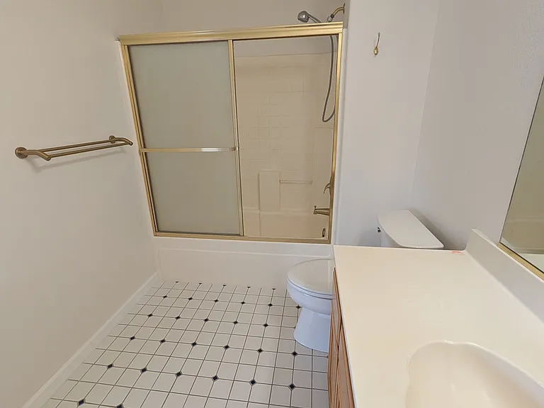 1501 La Esplanada Pl #323 — Photo 10