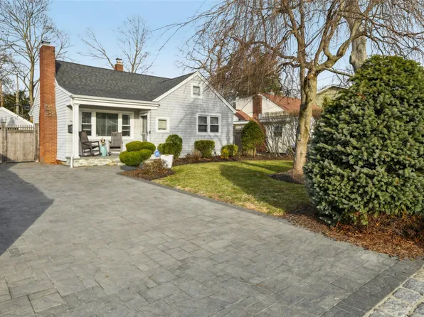 170 Seville Boulevard, Sayville, NY 11782
