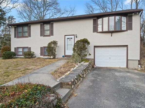 93 S Benson Ave, Westerly, RI 02891