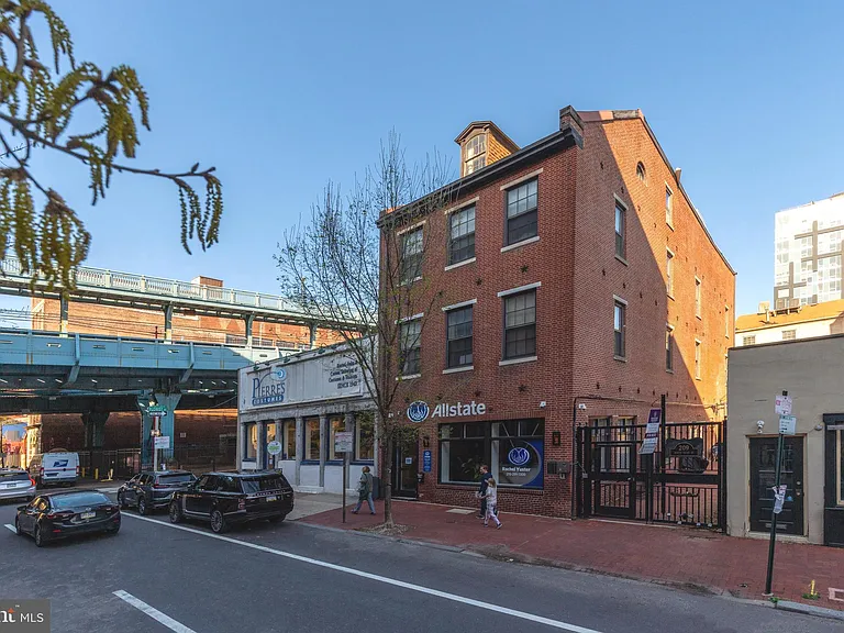 209 N 3rd St #3B — Photo 1
