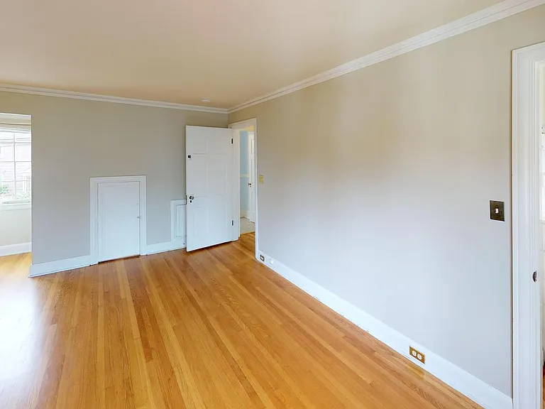 2371 SW Montgomery Dr — Photo 9