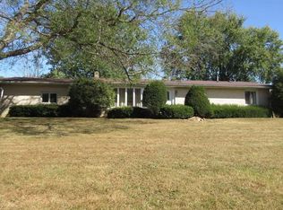 4919 Schilling Hill Rd NW, New Philadelphia, OH 44663