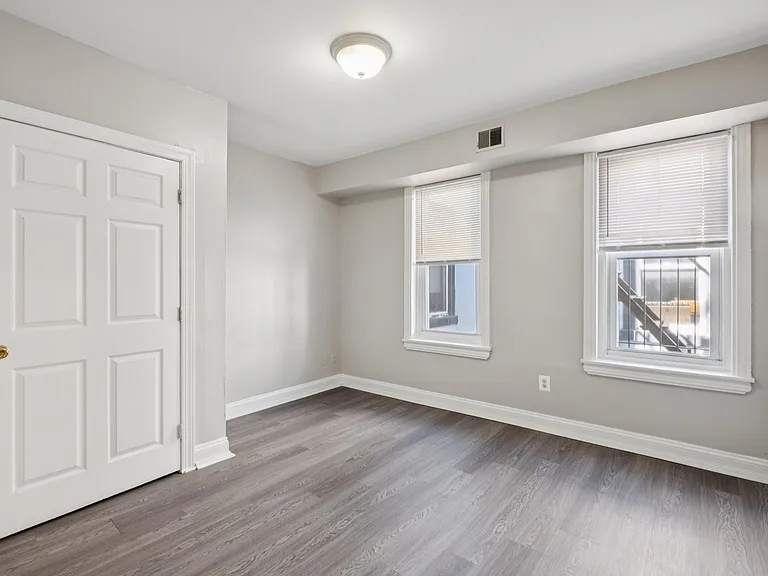 4143 Ridge Ave #3 — Photo 2