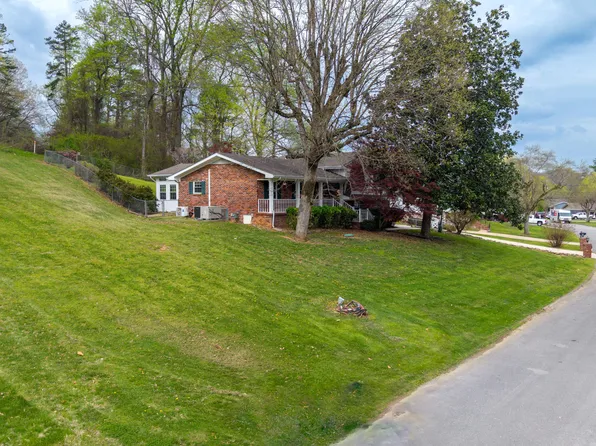 7004 Lystra Rd, Harrison, TN 37341
