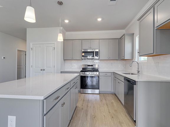 7th image of this home