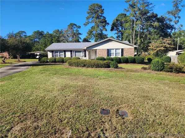 821 E Donaldson Ave, Raeford, NC 28376