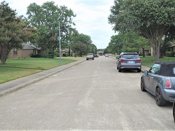 4th image of 1114 Heather Wood Dr
