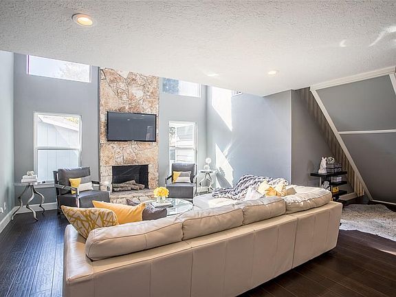 4th image of 2115 Peachwood Dr