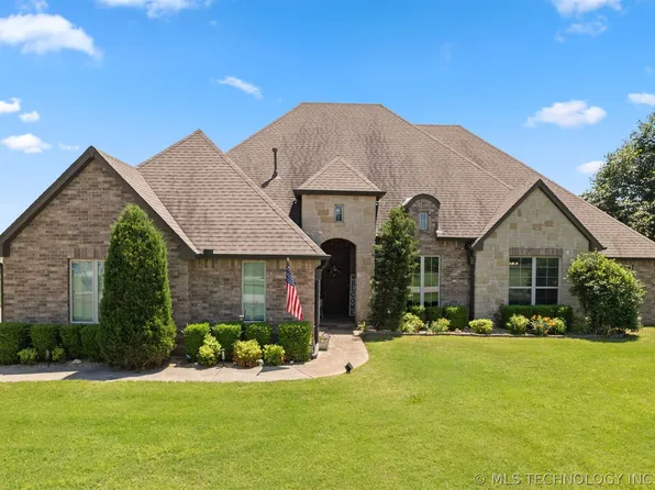 5100 E Hickory Bluff Dr, Claremore, OK 74019