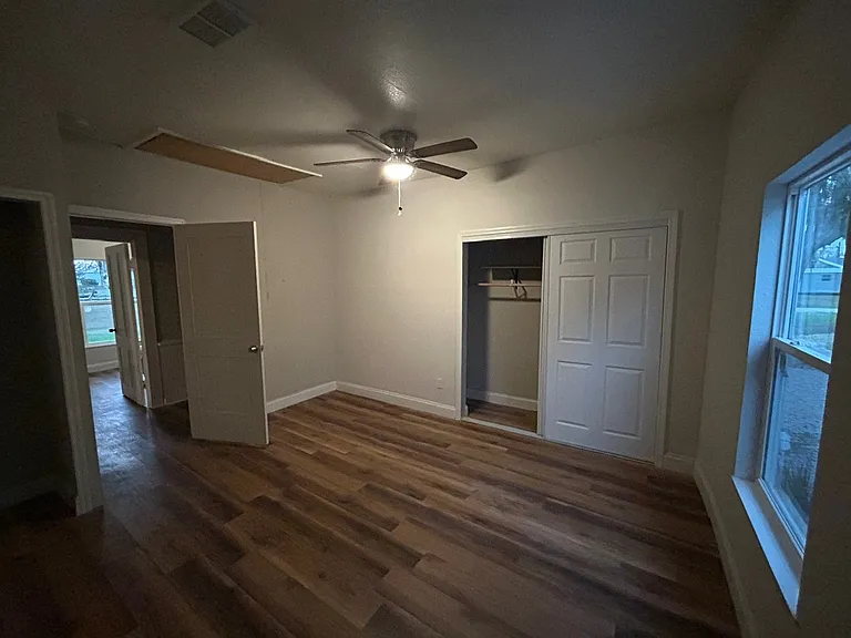208 W Fox St — Photo 24