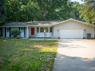 1957 E River Rd, Muskegon, MI 49445