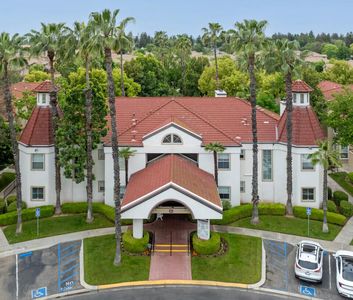 8153 N Cedar Ave APT 222, Fresno, CA, 93720