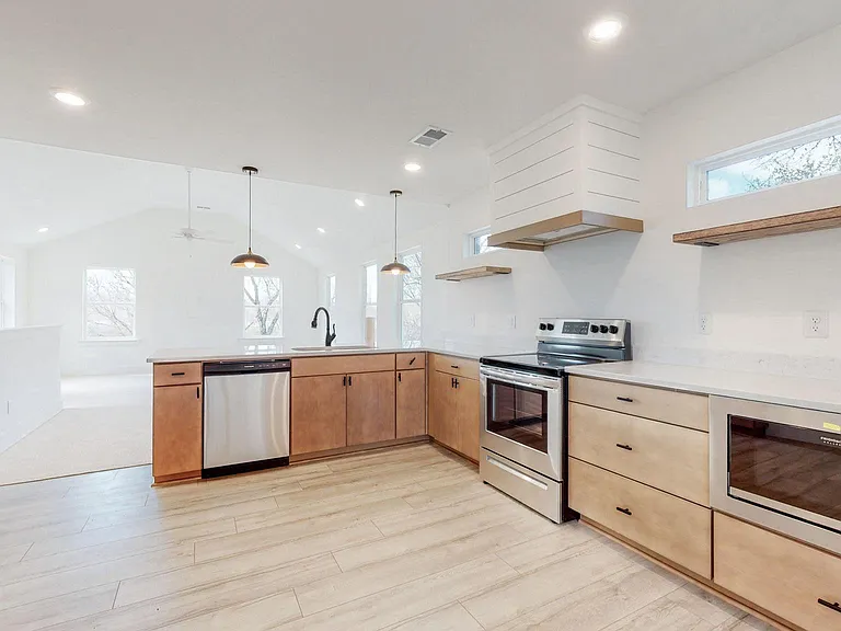 508 Vinson Dr — Photo 1