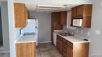 3rd image of 1854 Joann Ave