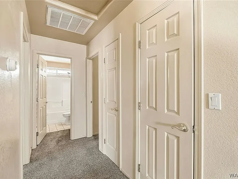 1922 E Leisure Ln — Photo 8