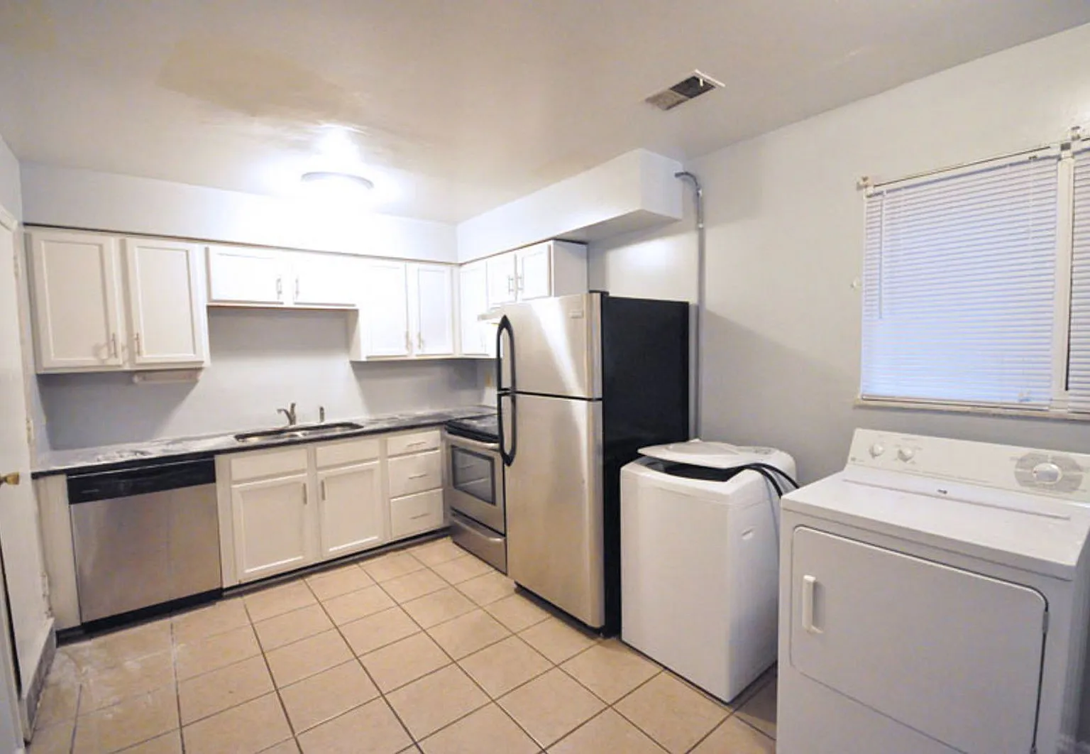 2 bed, 1.5 bath, $1,275 — Photo 1