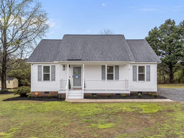 717 Slippery Bank Ct, Benson, NC 27504