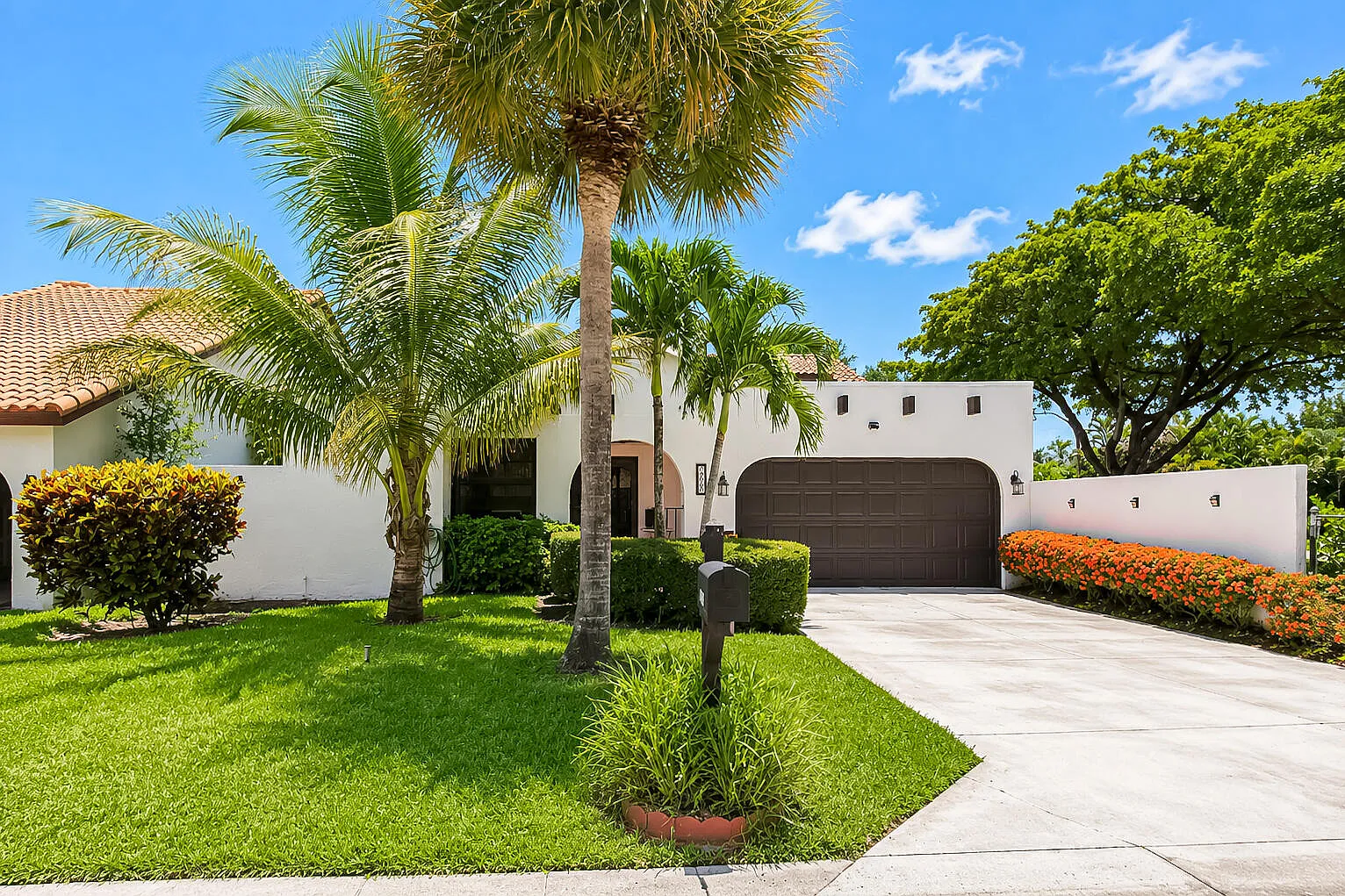 3 bed, 2.0 bath, 1775 sqft, $4,200 — Photo 3