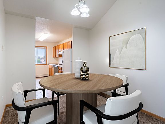 Fargo, ND Summit Point Apartments | 22A | Dining
