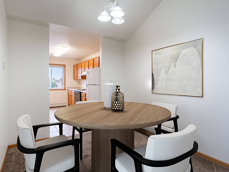 Fargo, ND Summit Point Apartments | 22A | Dining