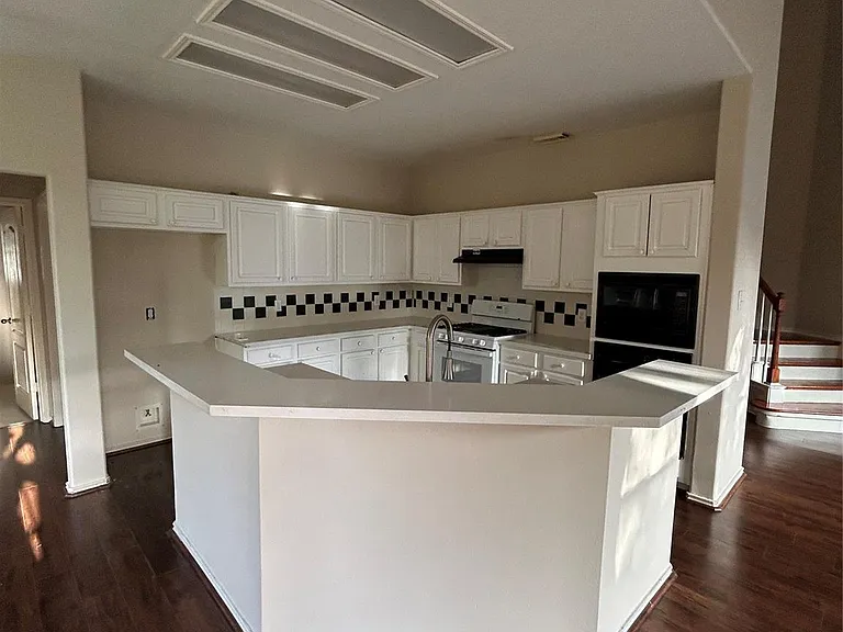 2422 Leanett Way — Photo 21