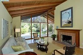 Soaring ceilings in living and family rooms