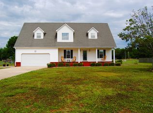 630 Cloverleaf Cir, Killen, AL 35645