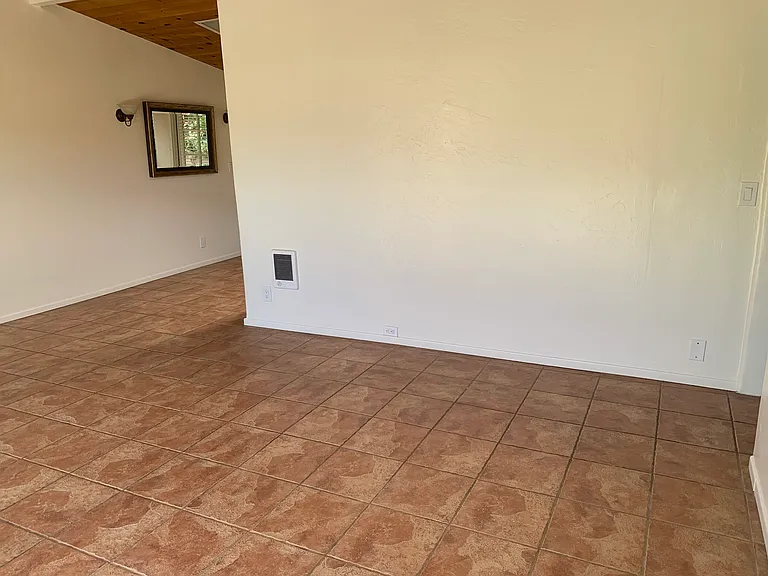 2542 Crescent Ave — Photo 11