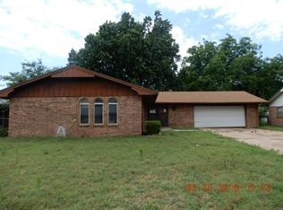 1102 Coventry Rd, Enid, OK 73703