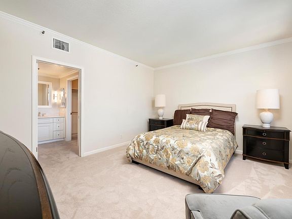 4th image of 1 Baldwin Ave APT 903