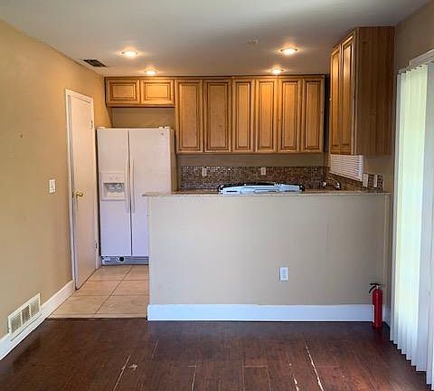 2nd image of 1335 Lorilyn Ave Unit 1