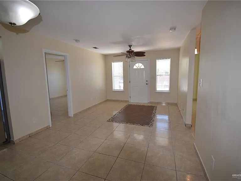 904 W 31st St — Photo 23