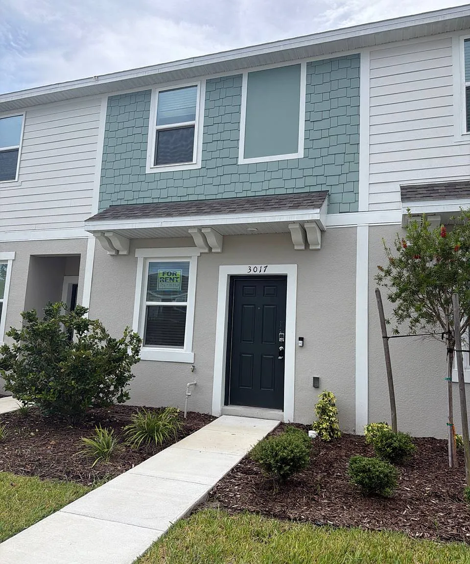 2 bed, 2.5 bath, 1372 sqft, $1,700 — Photo 1